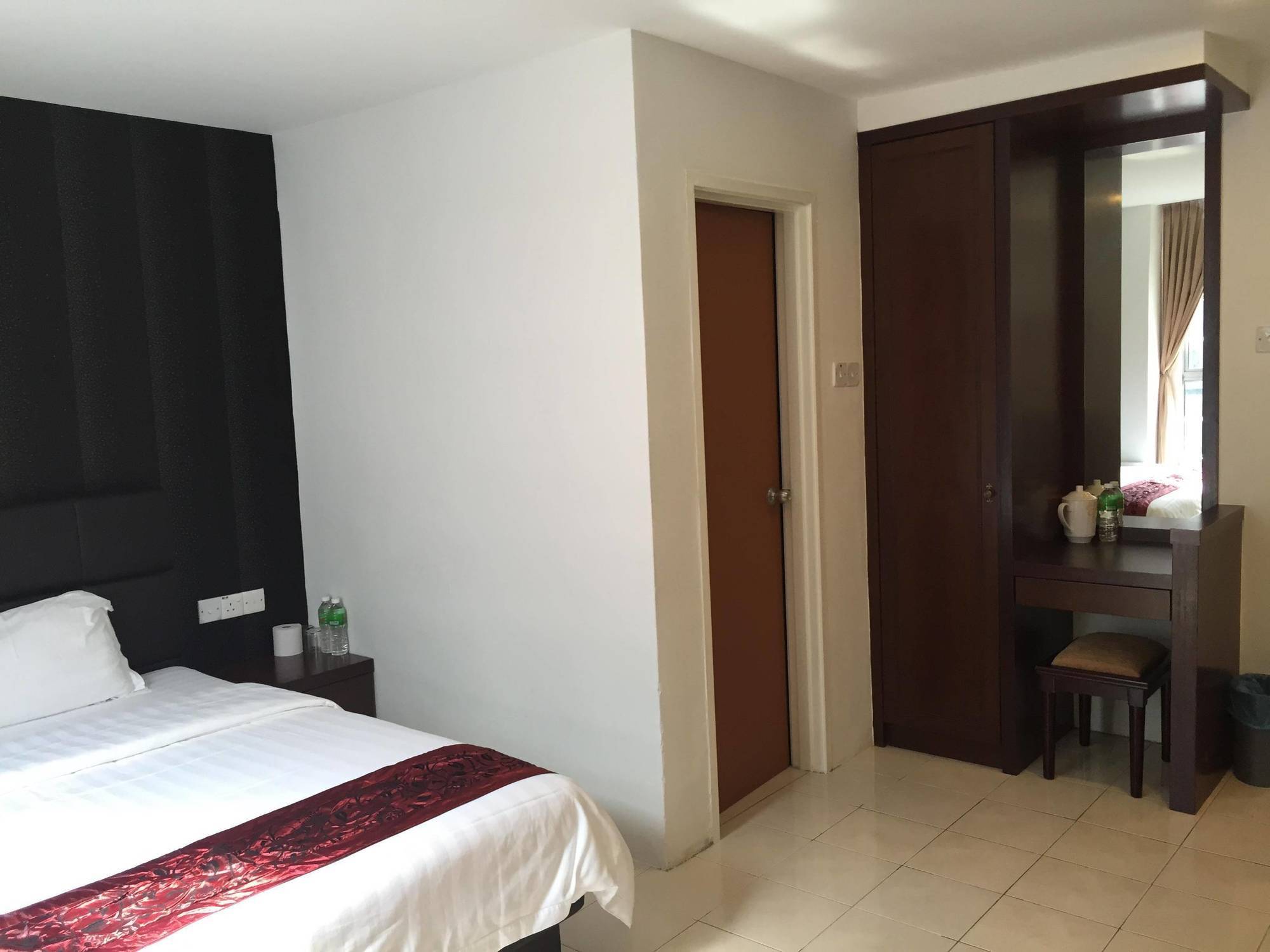 Havona Hotel - Taman Tropika Kulai Bagian luar foto