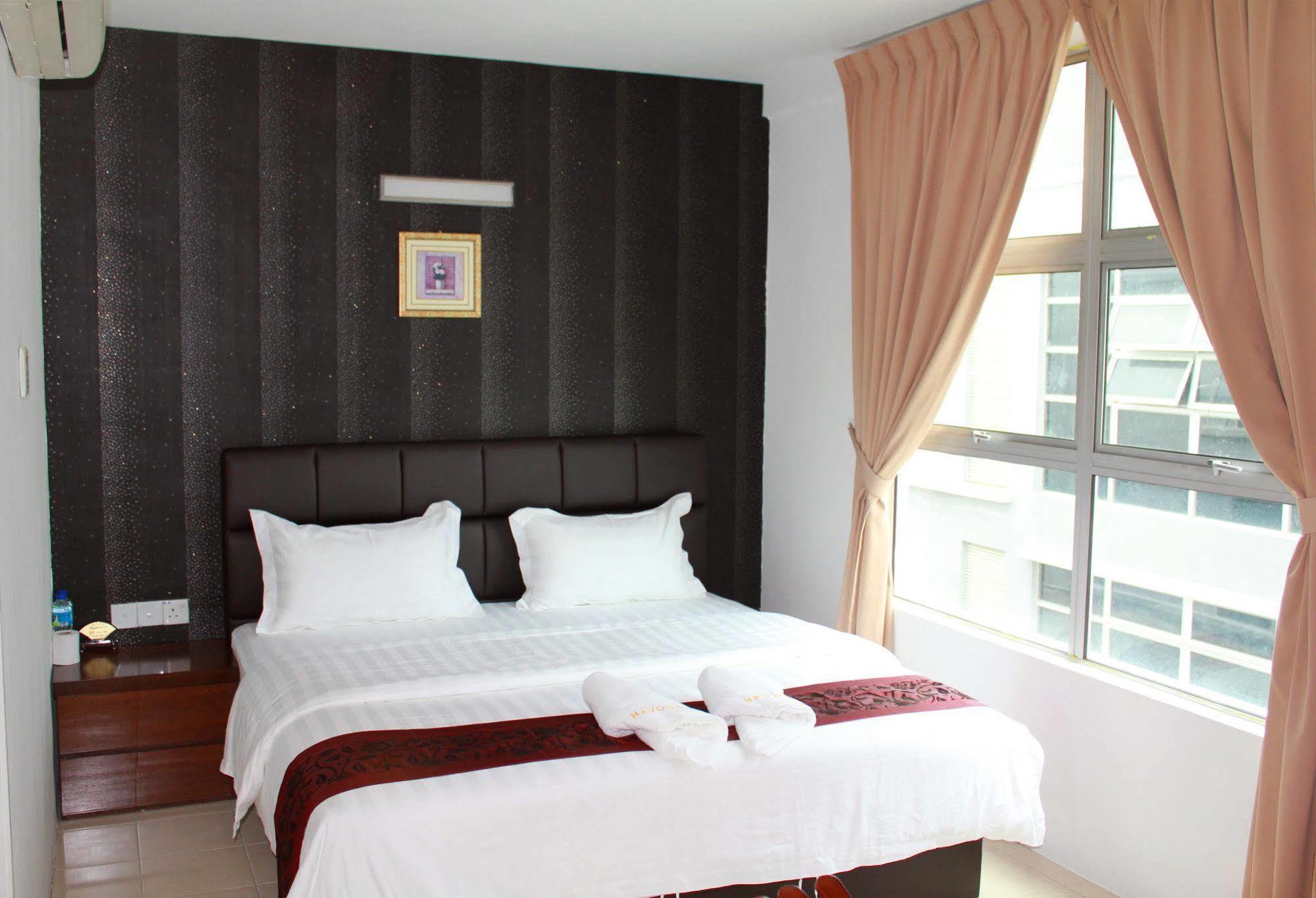 Havona Hotel - Taman Tropika Kulai Bagian luar foto