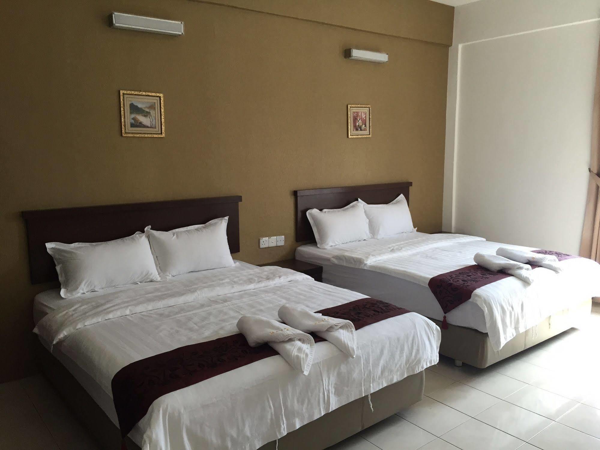 Havona Hotel - Taman Tropika Kulai Bagian luar foto