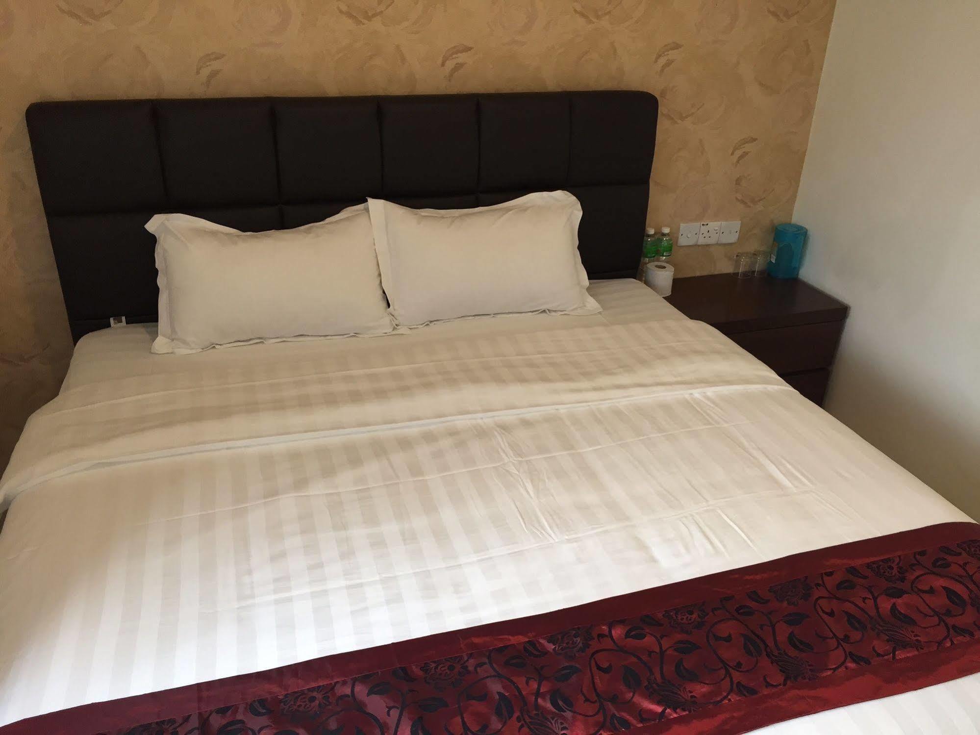 Havona Hotel - Taman Tropika Kulai Bagian luar foto