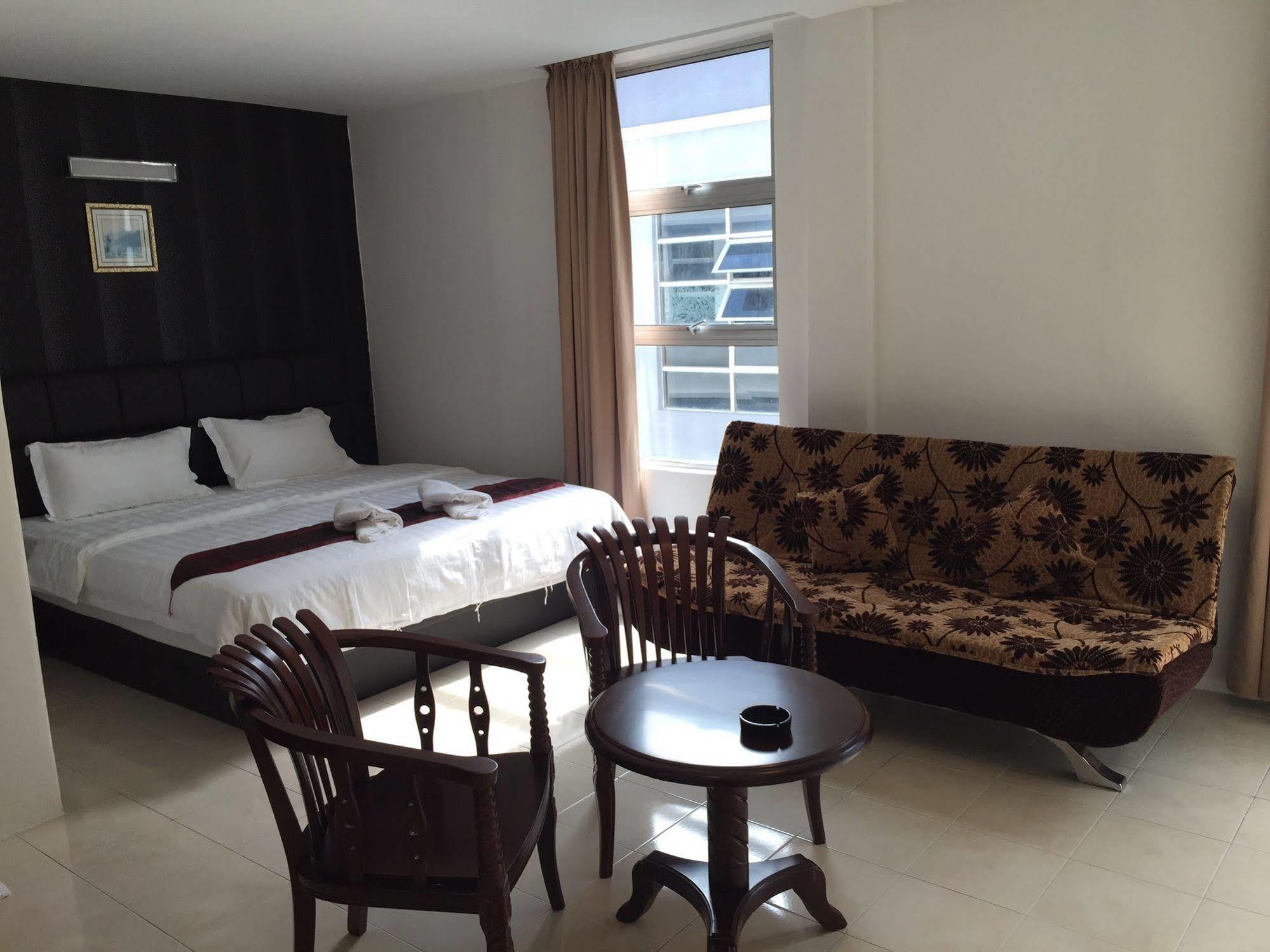 Havona Hotel - Taman Tropika Kulai Bagian luar foto